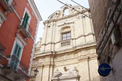 Bari, Santa Teresa dei Maschi: quel tempio barocco prima salvato e poi trasformato